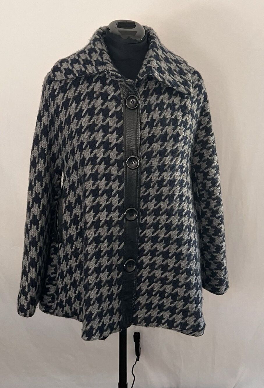 Steve Madden Houndstooth Swing Coat Jacket Black White Button Front Chic large